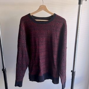 Men’s J Crew 100% wool sweater. Item is in great condition. Size L.